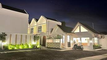 Lodjisvarga Villa Jogja