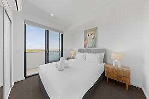 Freshly Built 2 Bed Apartment in Central Location