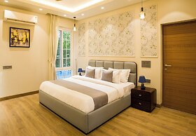 ELIVAAS Varsha Greens 4 BHK with Pool