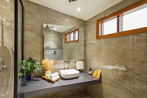 ELIVAAS Varsha Greens 4 BHK with Pool