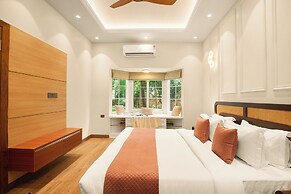 ELIVAAS Varsha Greens 4 BHK with Pool
