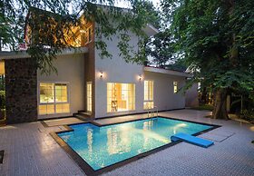 ELIVAAS Varsha Greens 4 BHK with Pool