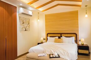 ELIVAAS Varsha Greens 4 BHK with Pool