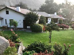 w Charming 4BR Getaway w Pool BBQ Clay Oven