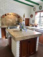 w Charming 4BR Getaway w Pool BBQ Clay Oven