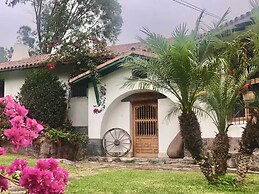 w Charming 4BR Getaway w Pool BBQ Clay Oven