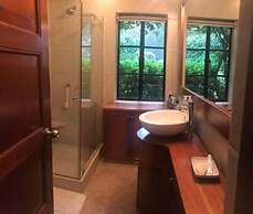w Charming 4BR Getaway w Pool BBQ Clay Oven
