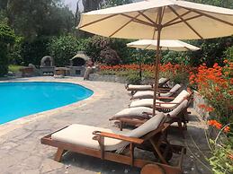 w Charming 4BR Getaway w Pool BBQ Clay Oven
