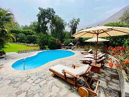 w Charming 4BR Getaway w Pool BBQ Clay Oven