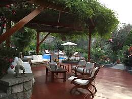 w Charming 4BR Getaway w Pool BBQ Clay Oven