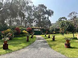 w Charming 4BR Getaway w Pool BBQ Clay Oven