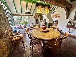 w Charming 4BR Getaway w Pool BBQ Clay Oven