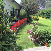 w Charming 4BR Getaway w Pool BBQ Clay Oven