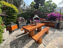 w Charming 4BR Getaway w Pool BBQ Clay Oven
