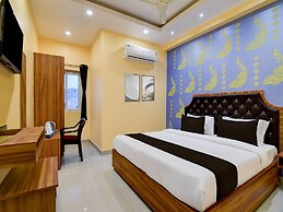 Deluxedholpanda Near Puri Lighthouse