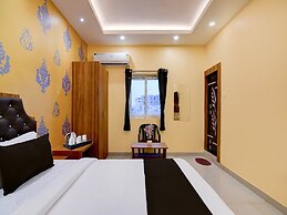 Deluxedholpanda Near Puri Lighthouse