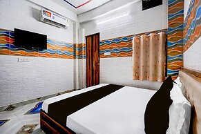 Deluxe Super Hotel O Mahadev