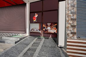 Deluxe Super Hotel O Mahadev
