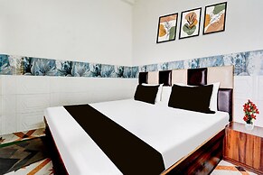 Deluxe Super Hotel O Mahadev