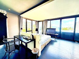 Phuket Moonlit Patong Bay Hideaway Hotel