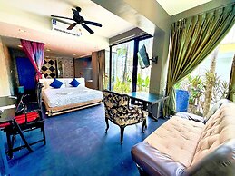 Phuket Moonlit Patong Bay Hideaway Hotel