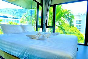 Phuket Moonlit Patong Bay Hideaway Hotel