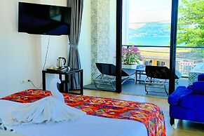 Phuket Moonlit Patong Bay Hideaway Hotel
