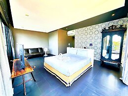 Phuket Moonlit Patong Bay Hideaway Hotel