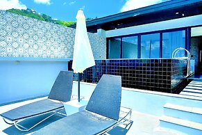 Phuket Moonlit Patong Bay Hideaway Hotel