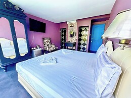 Phuket Moonlit Patong Bay Hideaway Hotel