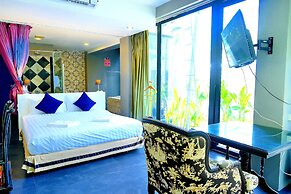 Phuket Moonlit Patong Bay Hideaway Hotel