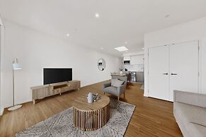 Newly Built Apartment Near Shops and Parks