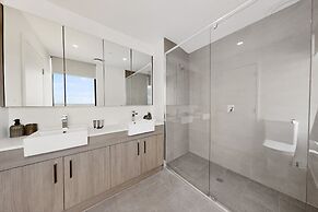 Newly Built Apartment Near Shops and Parks
