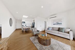 Newly Built Apartment Near Shops and Parks