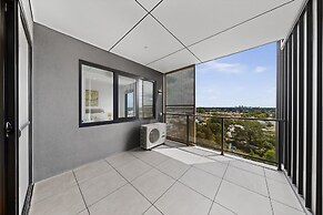 Stylish New Apartment With Modern Appliances