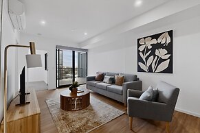 Stylish New Apartment With Modern Appliances