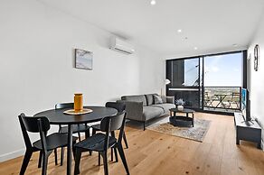 Central Southbank Apartment With Pool Access