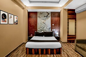 Deluxehotel Pranjal Inn