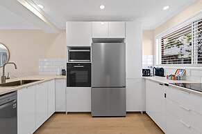 Family Friendly 2 Bed Flat With Balcony