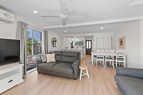 Family Friendly 2 Bed Flat With Balcony