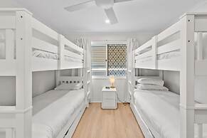 Family Friendly 2 Bed Flat With Balcony