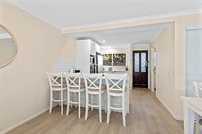 Family Friendly 2 Bed Flat With Balcony