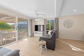 Family Friendly 2 Bed Flat With Balcony