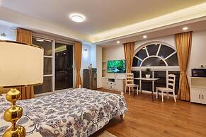 Luminous Apartments & Suites