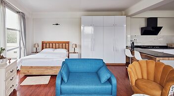 Luminous Apartments & Suites