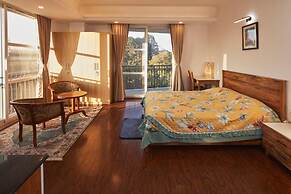 Luminous Apartments & Suites