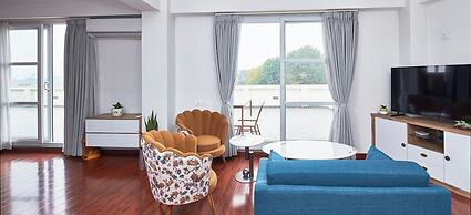 Luminous Apartments & Suites