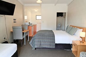 Mt Aspiring Suite - Near Roys Peak