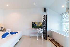 3BR Pool Villa Near Boat Avenue V303