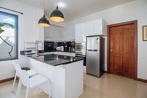 3BR Pool Villa Near Boat Avenue V303